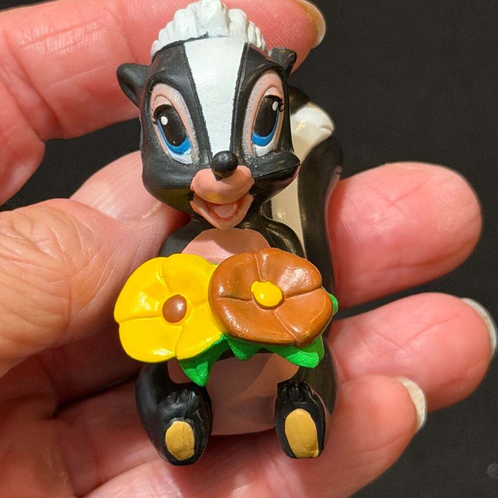 Disney Bambi Flower the Skunk PVC Figures Set - Picture 7 of 10
